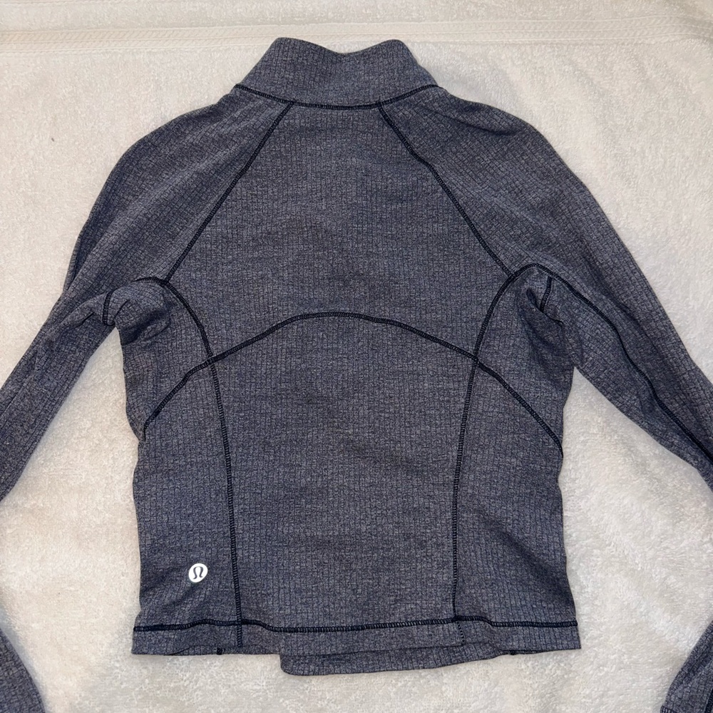 Lululemon half zip jacket size 4. Barely worn!